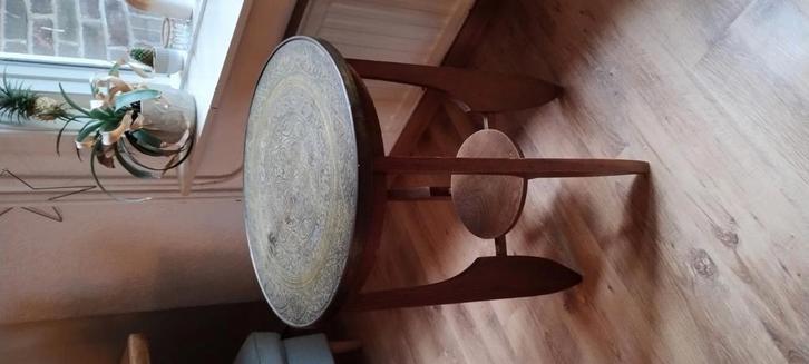 Antiek bijzettafel met koperen blad, Huis en Inrichting, Tafels | Bijzettafels, Gebruikt, Rond, 60 cm of meer, Minder dan 55 cm