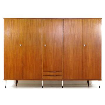 Grote vintage mid century 5-deurs kledingkast teak jaren 60 beschikbaar voor biedingen