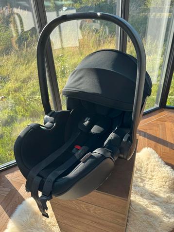BABY-SAFE PRO (DEEP BLACK) + VARIO BASE 5Z (aankoop 10-2024) beschikbaar voor biedingen