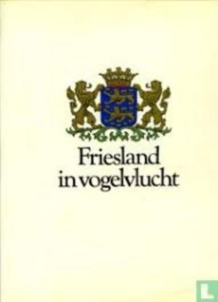 Friesland in vogelvlucht - luchtfoto's, Boeken, Atlassen en Landkaarten, Zo goed als nieuw, Overige typen, Nederland, 1800 tot 2000