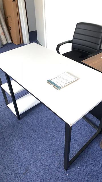 Bureau/tafel/table