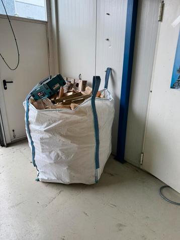 Schoon brandhout beschikbaar voor biedingen