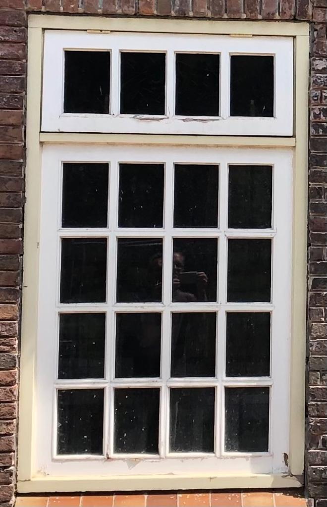 Oude hardhouten raam kozijnen, Doe-het-zelf en Verbouw, Glas en Ramen, Gebruikt, Overige typen, 120 tot 160 cm, 80 tot 120 cm