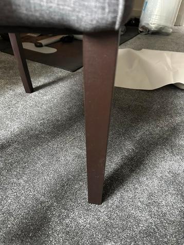 Vier Grijze Eetkamerstoelen beschikbaar voor biedingen