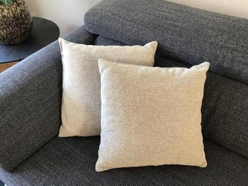 2 Sierkussens Creme/Grijs Eijerkamp voor maar 10 euro beschikbaar voor biedingen