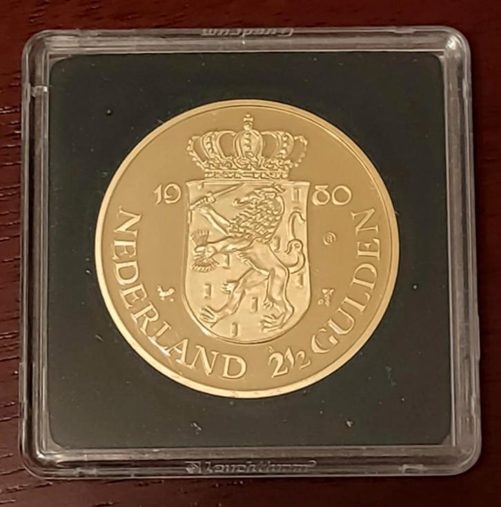 Nederland 2½ gulden 1980 vergulde replica in slap., Postzegels en Munten, Munten | Nederland, 2½ gulden, Koningin Juliana, Ophalen of Verzenden