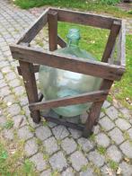 Antieke grote glazen gistfles in houten frame, Antiek en Kunst, Ophalen