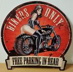 Bikers only free parking in rear pinup reclamebord van metaa, Huis en Inrichting, Woonaccessoires | Tekstborden en Spreuken, Nieuw