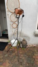 Roze kleurige staande lamp, Huis en Inrichting, Lampen | Vloerlampen, Ophalen, Gebruikt, Metaal, 100 tot 150 cm