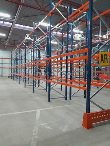 Grote partij Multiprofiel magazijnstelling palletstelling. beschikbaar voor biedingen