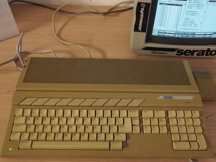 Atari 1040 ST met Unitor C Lab midi-interface Vintage, Muziek en Instrumenten, Midi-apparatuur, Gebruikt, Verzenden