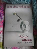 Loes den Hollander - Nooit alleen, Zo goed als nieuw, Loes den Hollander, Verzenden