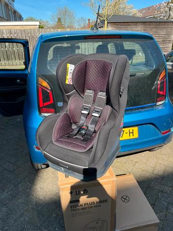 Prenatal autostoel beschikbaar voor biedingen