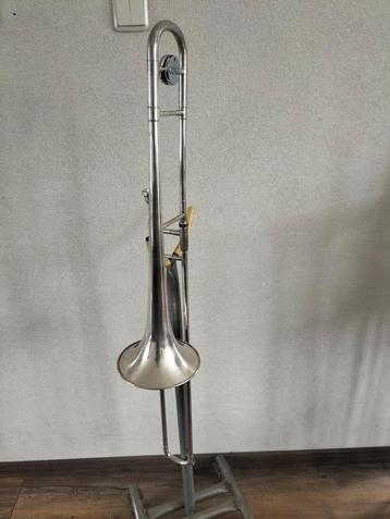 Conn Conquest Usa verzilverd  beschikbaar voor biedingen