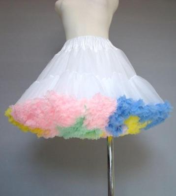 Chiffon petticoat met pastel regenboog ruche beschikbaar voor biedingen