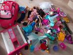 Barbie poppen, kast, fiets, auto, accessoires, wc, kleding, Kinderen en Baby's, Speelgoed | Speelgoedvoertuigen, Ophalen of Verzenden