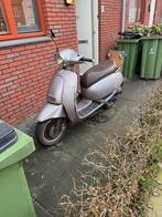 Leuke scooter moet wel wat aan gebeuren, Fietsen en Brommers, Ophalen, Gebruikt