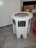 Bijzettafel met unieke vorm, Huis en Inrichting, Tafels | Bijzettafels, 45 tot 60 cm, Minder dan 55 cm, Gebruikt, Ophalen of Verzenden