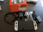 Witte Switch OLED + Opberghoes (perfecte conditie), Spelcomputers en Games, Spelcomputers | Nintendo Switch, Ophalen of Verzenden
