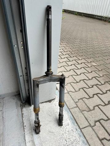 Runner voorvork gouden ringen beschikbaar voor biedingen