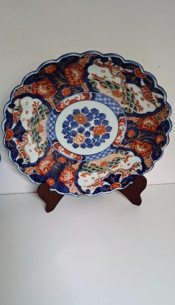 2 Antieke Imari Japanse Porseleinen borden, 19de eeuw, 21cm. beschikbaar voor biedingen