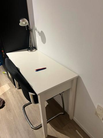 wit bureau / studeertafel / schrijfburau incl. Stoel beschikbaar voor biedingen