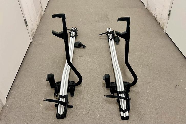 Originele BMW-fietsendrager (Thule), Auto diversen, Fietsendragers, Zo goed als nieuw, Dakdrager, 1 fiets, Brede banden, Ophalen