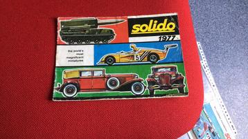SOLIDO LOT FOLDER 1975,1977,1989,1990 LEUK IN VITRINE  12 EU beschikbaar voor biedingen