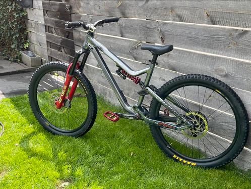 Commencal meta v4.2 custom, Fietsen en Brommers, Fietsen | Mountainbikes en ATB, Zo goed als nieuw, Overige merken, Fully, Ophalen