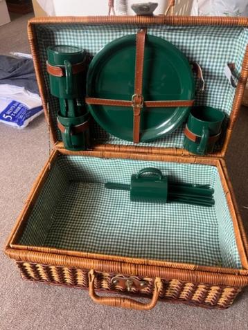 Picknick met inhoud. Nieuw beschikbaar voor biedingen