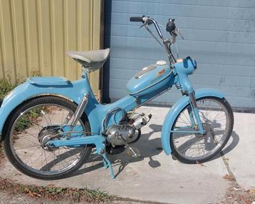 Mooie oude brommer,  bianchi.. blauw  beschikbaar voor biedingen