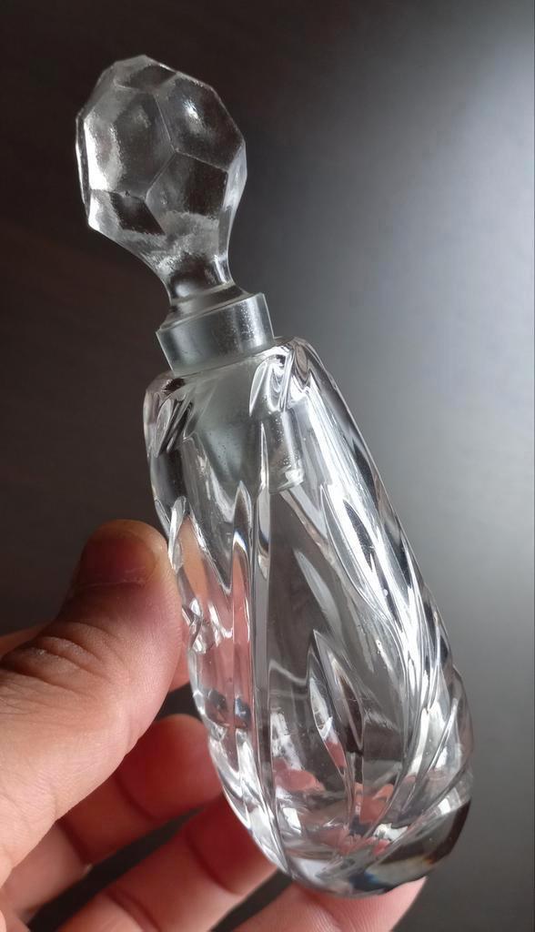 Zeer fraai Parfumflesje – Elegant & Tijdloos, Antiek en Kunst, Antiek | Glas en Kristal, Ophalen of Verzenden
