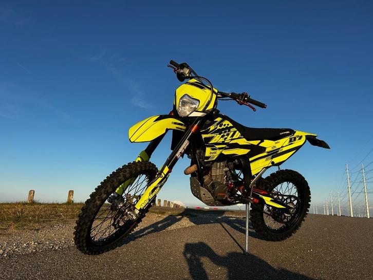 KTM 450 EXC-R (2007) – Akrapovič uitlaat | Bold-stickerset, Motoren, Motoren | KTM, Particulier, Enduro, 12 t/m 35 kW, 1 cilinder