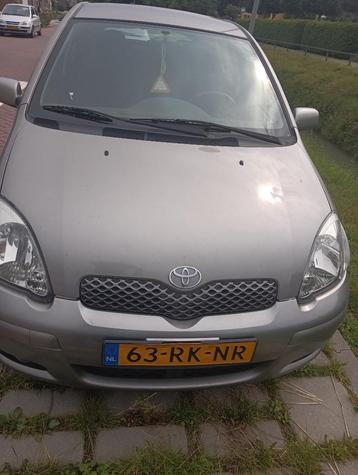 Toyota Yaris 1.3 16V Vvti 5DR 2005 Grijs beschikbaar voor biedingen