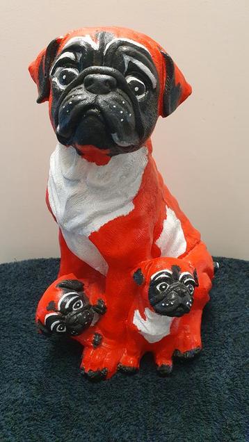 Stenen boxer met 2 kleine boxers  beschikbaar voor biedingen