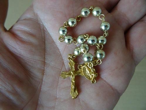 Hand rozenkrans Heilige Maria vintage rozenkrans verguld ?, Verzamelen, Religie, Zo goed als nieuw, Christendom | Katholiek, Overige typen