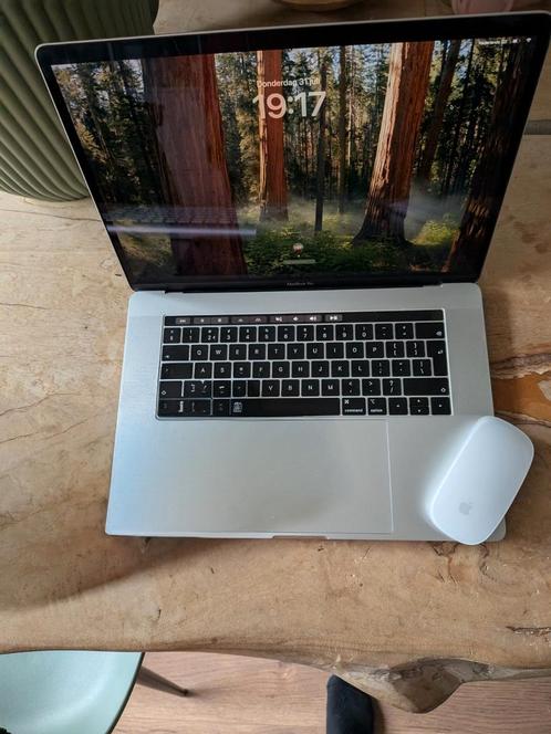 MacBook Pro 2018 15 inch - met magic mouse, Computers en Software, Apple Macbooks, Refurbished, MacBook Pro, 15 inch, 2 tot 3 Ghz