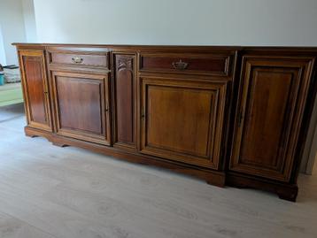 Te koop TEAB: Kersen dressoir met 4 deuren en twee lades beschikbaar voor biedingen