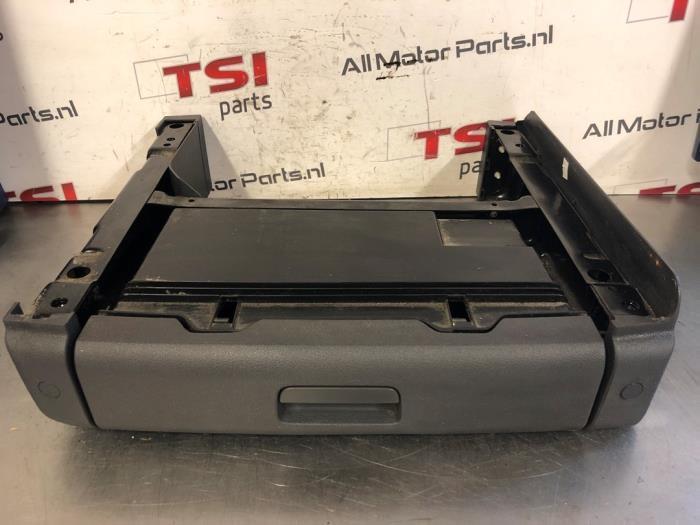 Onderbak stoel links-voor van een Volkswagen Touran, Auto-onderdelen, Interieur en Bekleding, Volkswagen, Gebruikt, 3 maanden garantie