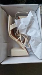 blokhakken met touw, NA-KD, Beige, Nieuw, Sandalen of Muiltjes