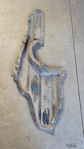 Bodemplaat onderplaat BMW X5 / X6 E70 E71 51757172077 717207 beschikbaar voor biedingen