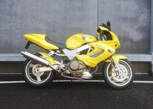 Honda VTR 1000 F, Motoren, Motoren | Honda, Particulier, Sport, meer dan 35 kW, 2 cilinders, Ophalen