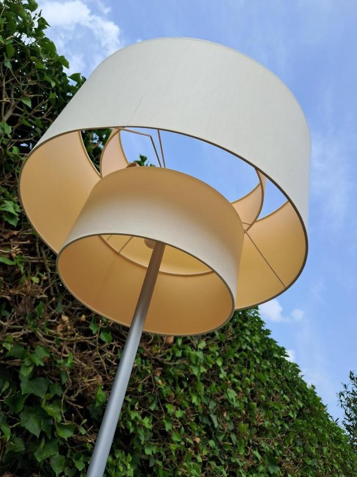 Design vloerlamp met 3 kappen,  192 cm hoog, Huis en Inrichting, Lampen | Vloerlampen, Gebruikt, 150 tot 200 cm, Metaal, Stof