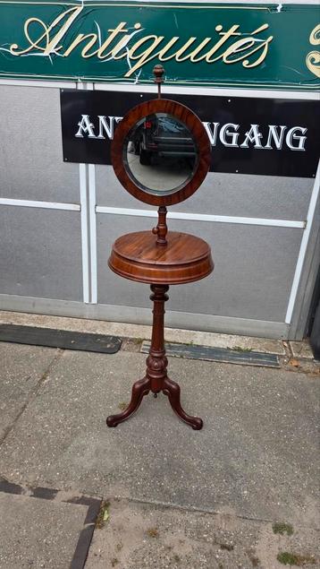 Antieke mahonie biedermeier scheertafel beschikbaar voor biedingen