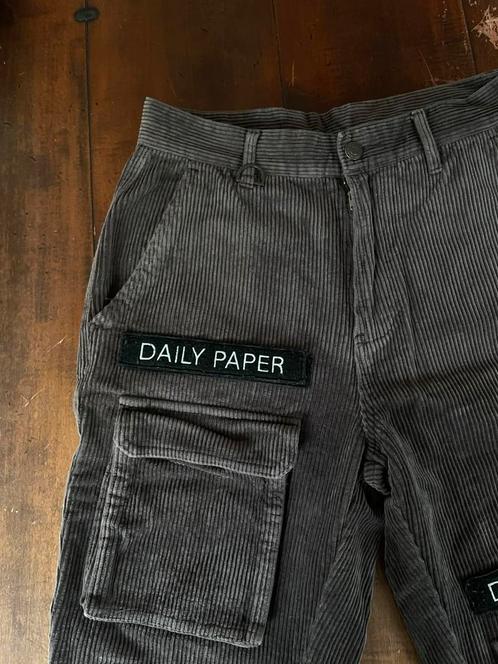Daily Paper broek maat xs, Kleding | Heren, Broeken en Pantalons, Zo goed als nieuw, Maat 46 (S) of kleiner, Beige, Ophalen of Verzenden