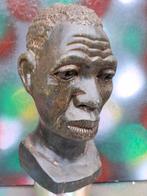 SHONA. Art carved stone male buste. Zimbabwe.  14 cm., Antiek en Kunst, Ophalen