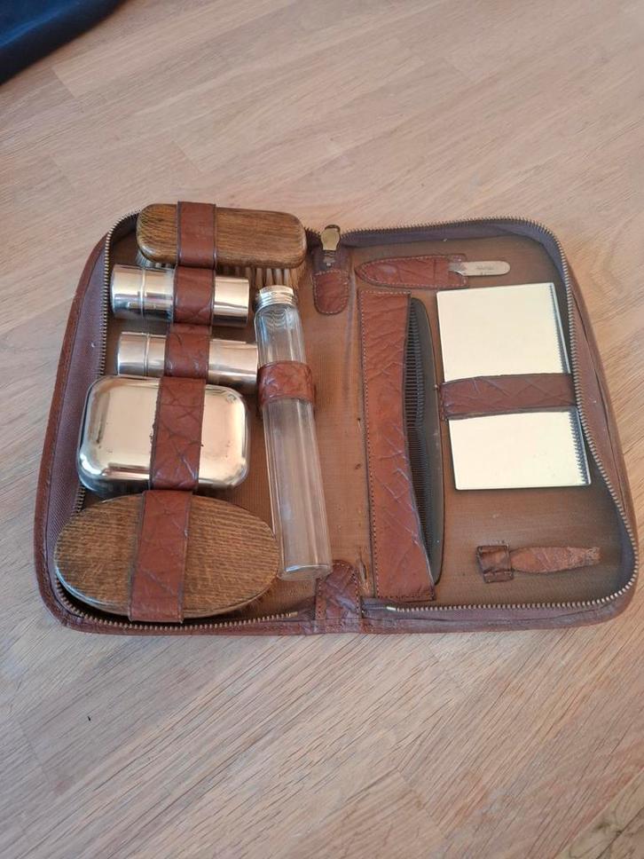 Vintage leren toilettas set, scheerset, Antiek en Kunst, Curiosa en Brocante, Ophalen