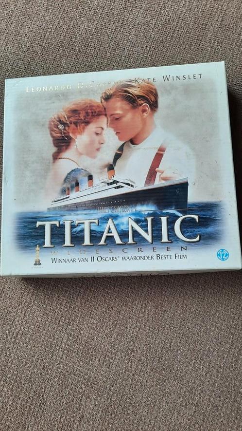 LEONARDO DICAPRIO "TITANIC" VHS BAND + ORIGINELE FILMFOTOSET, Cd's en Dvd's, VHS | Film, Zo goed als nieuw, Drama, Alle leeftijden