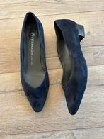 Donkerblauwe suède lage pumps van Peter Kaizer - Maat 40, Blauw, Zo goed als nieuw, Sandalen of Muiltjes, Ophalen of Verzenden