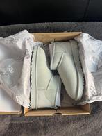 UGG Classic Ultra Mini Goose Groen Maat 39 - Nieuw, UGG, Verzenden, Lage of Enkellaarzen, Nieuw